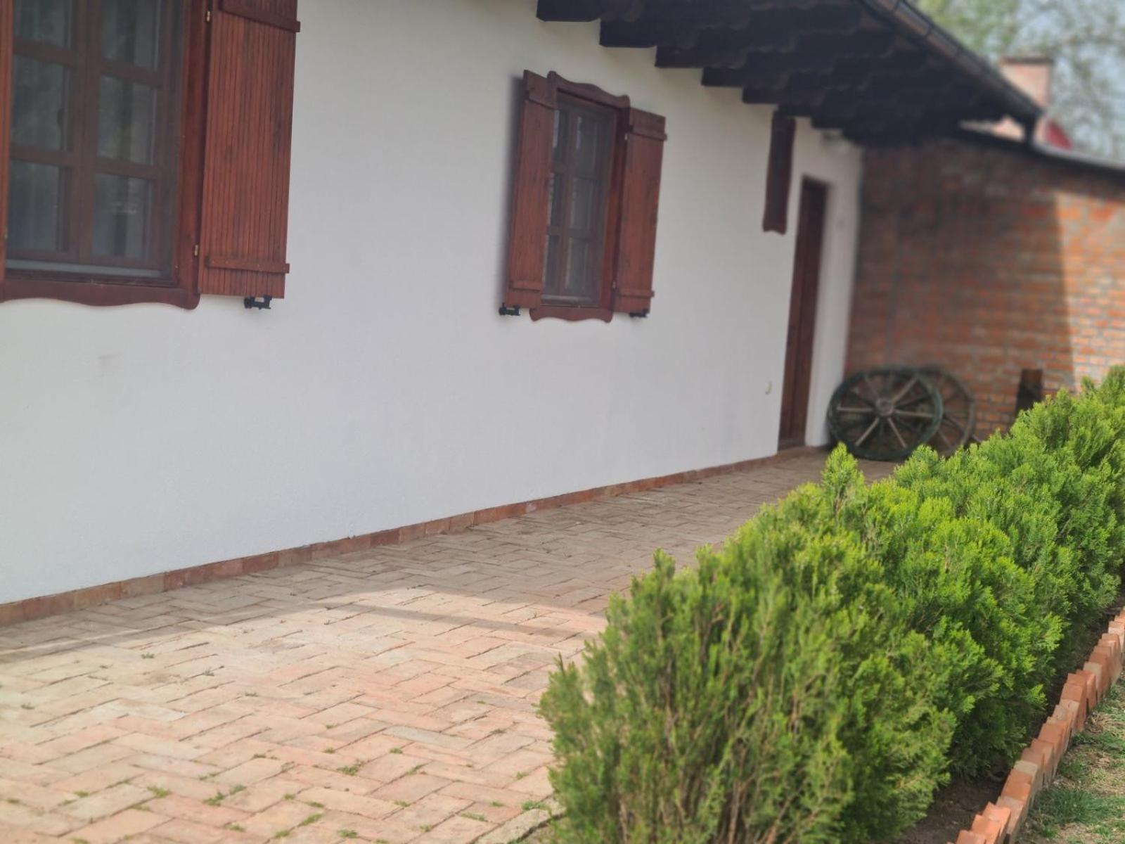 Salas Isailovi Sremska Mitrovica Ngoại thất bức ảnh